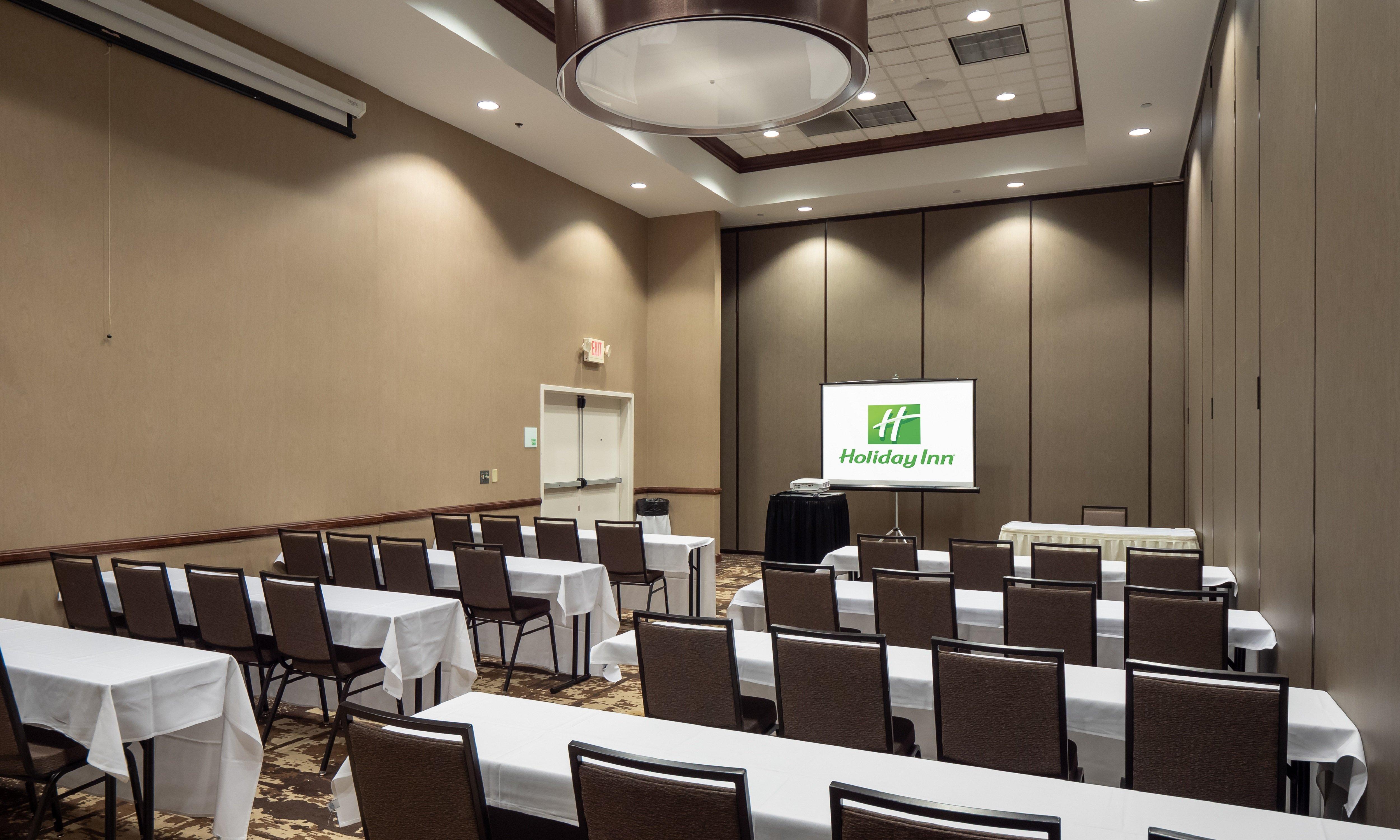 Holiday Inn Conference Center Marshfield, An Ihg Hotel Екстериор снимка
