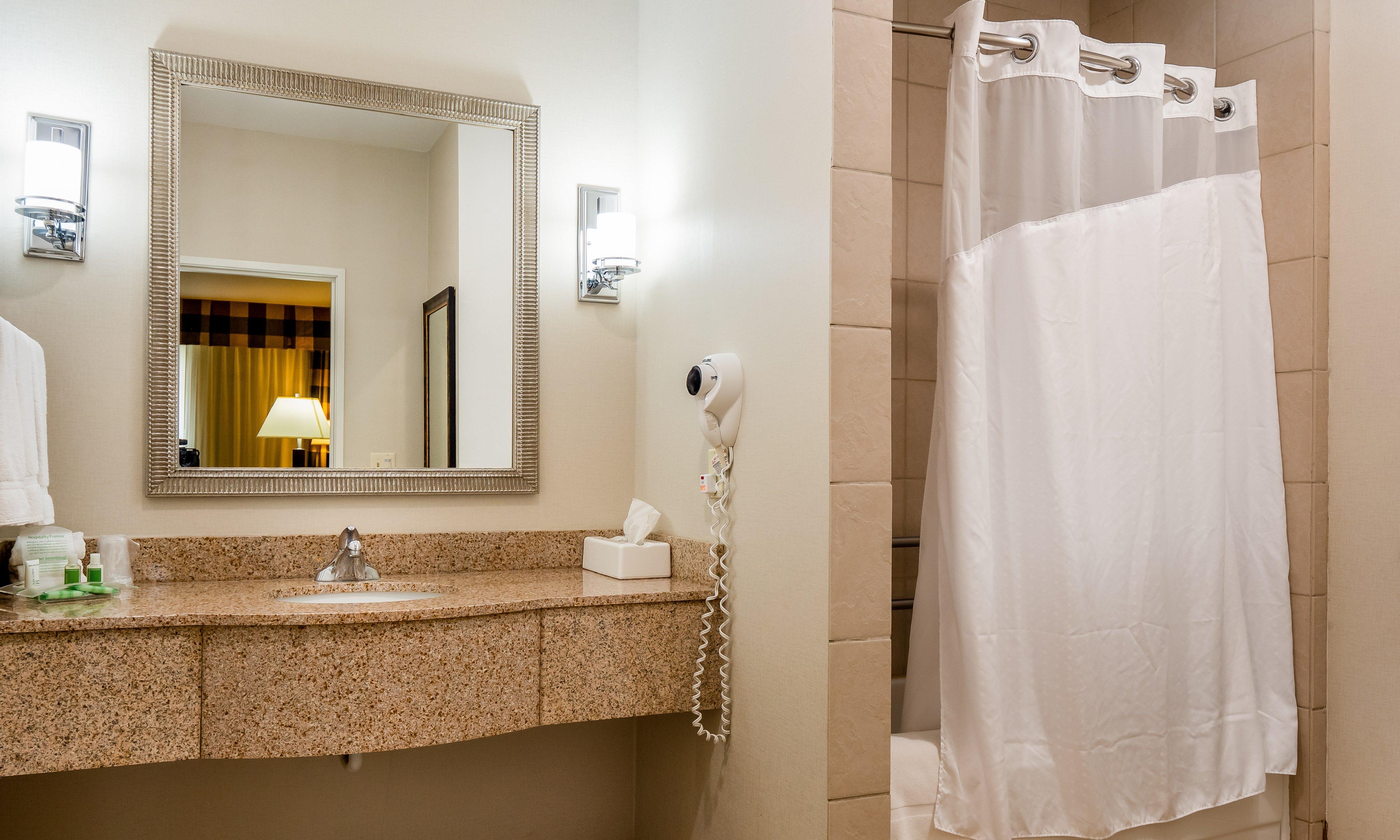 Holiday Inn Conference Center Marshfield, An Ihg Hotel Екстериор снимка