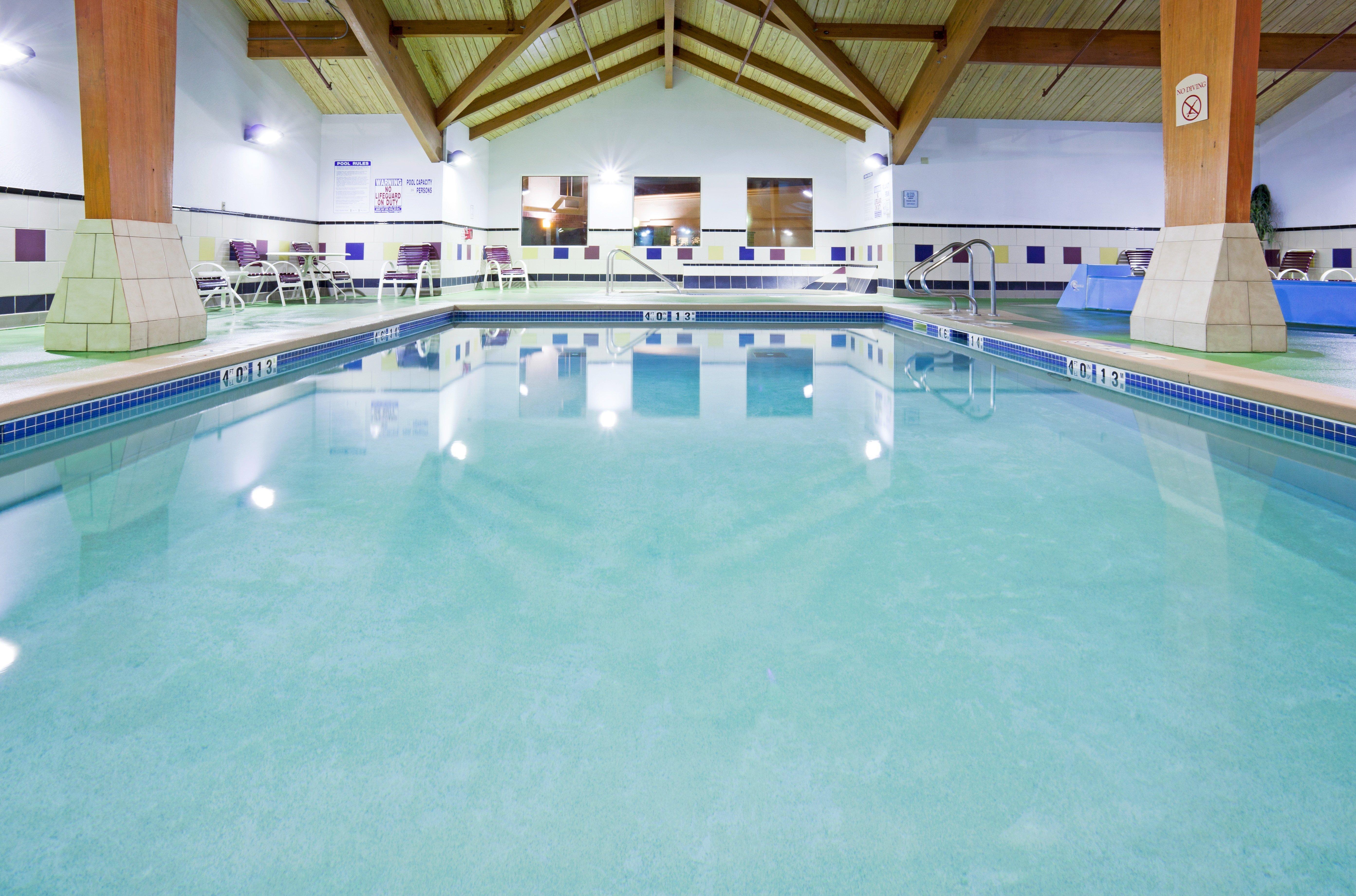 Holiday Inn Conference Center Marshfield, An Ihg Hotel Екстериор снимка