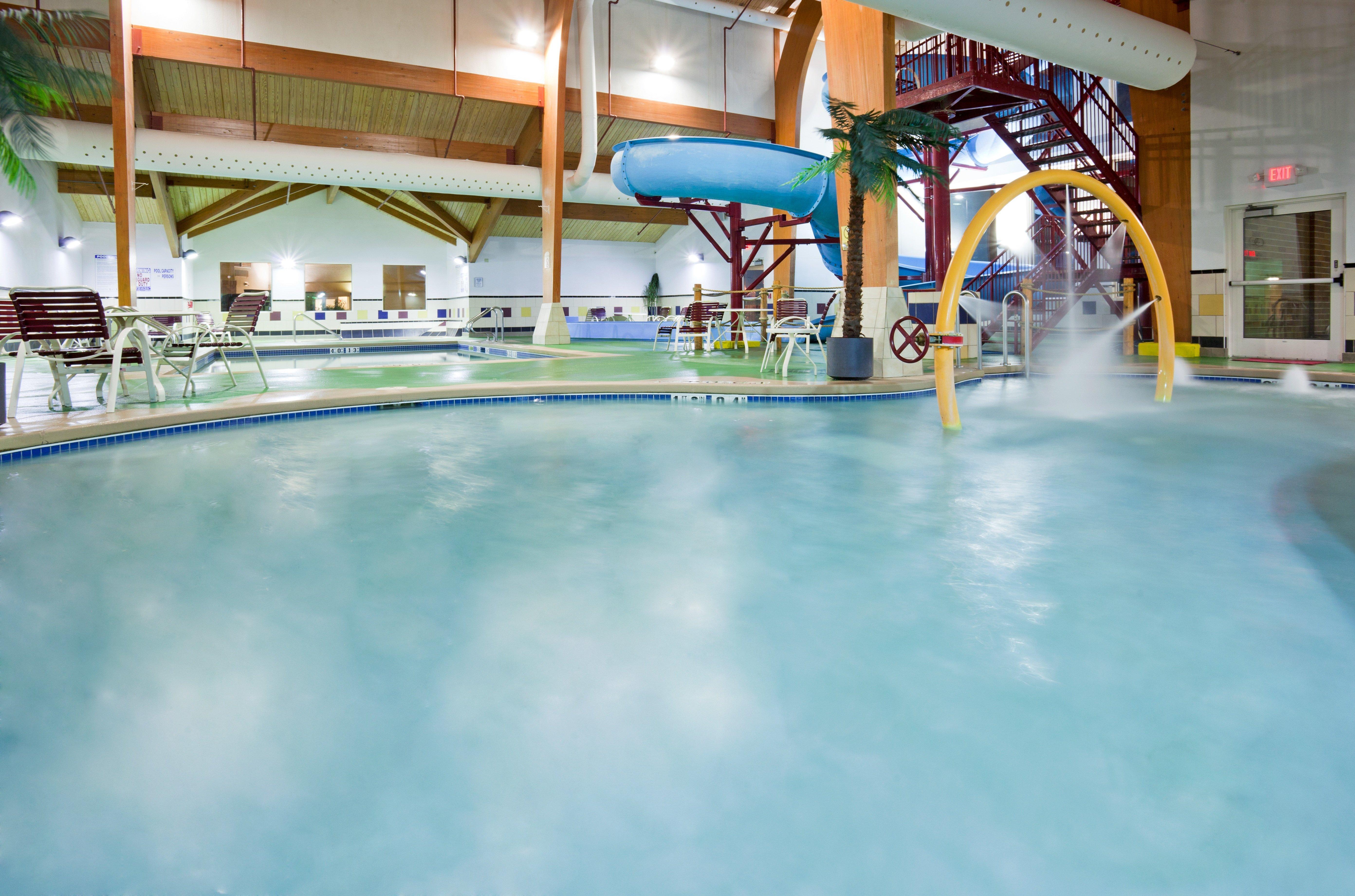 Holiday Inn Conference Center Marshfield, An Ihg Hotel Екстериор снимка