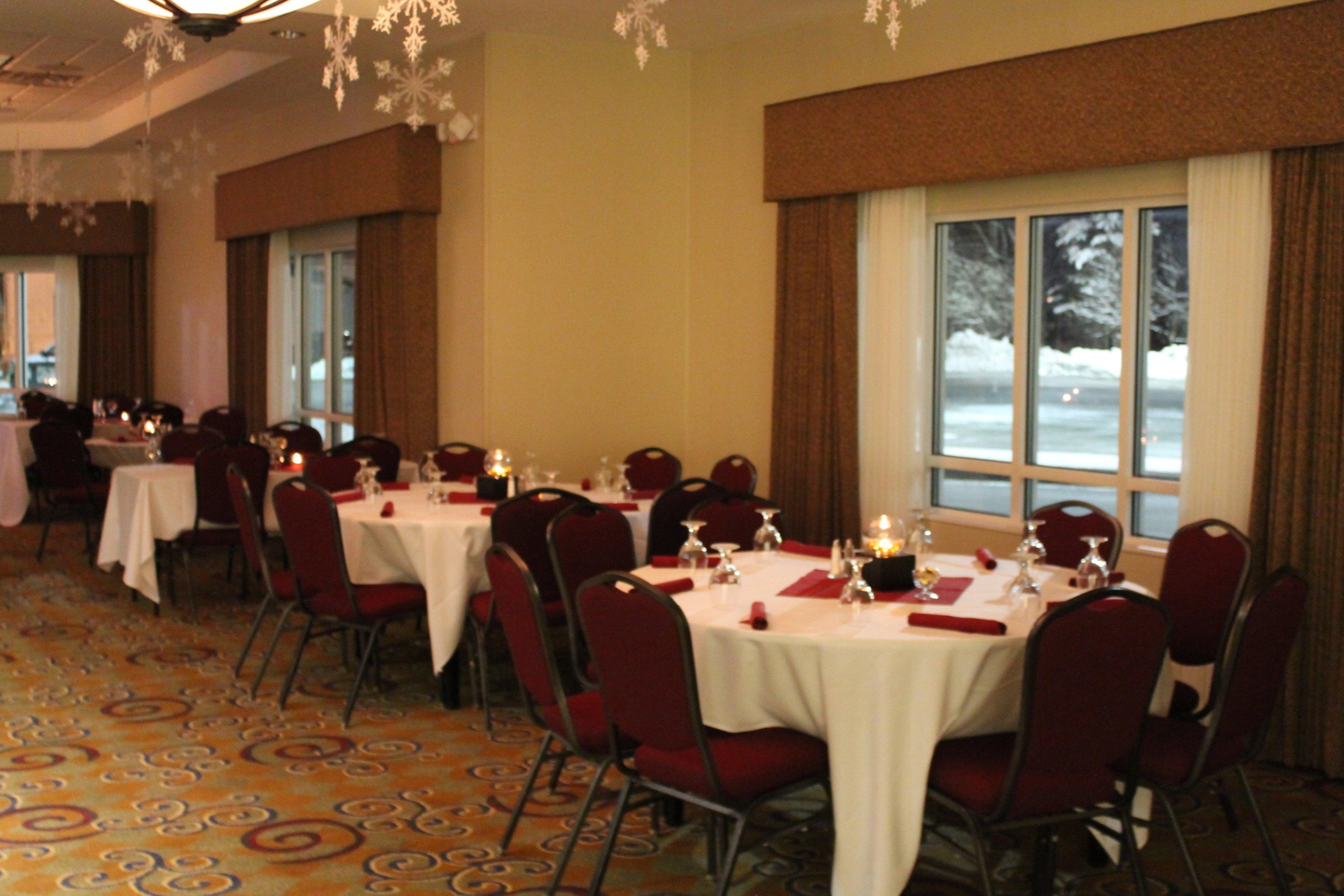 Holiday Inn Conference Center Marshfield, An Ihg Hotel Екстериор снимка