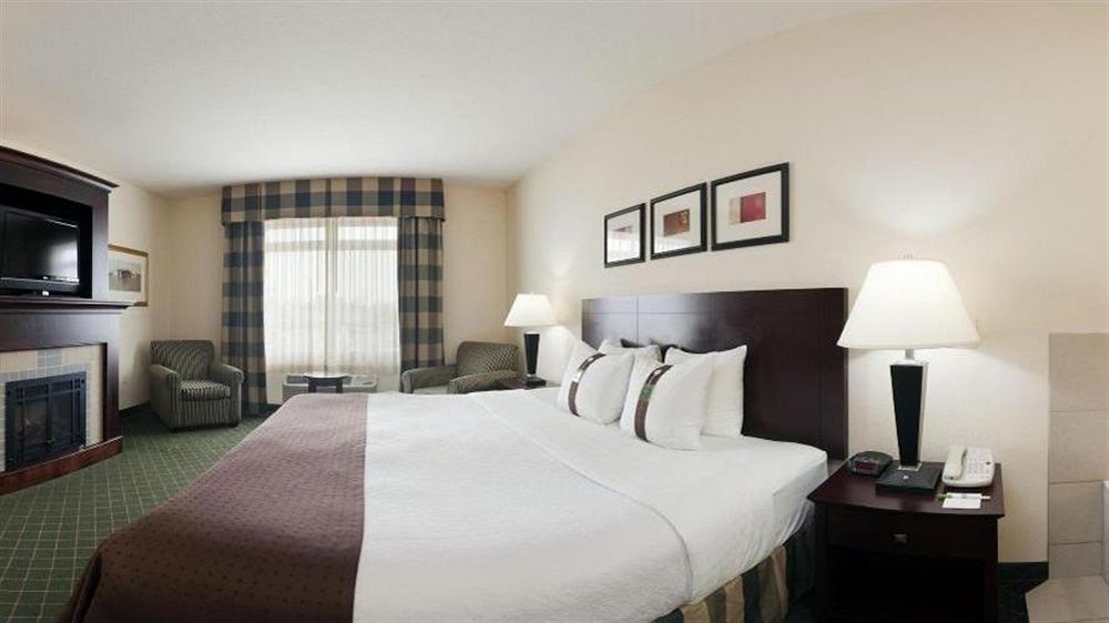 Holiday Inn Conference Center Marshfield, An Ihg Hotel Екстериор снимка