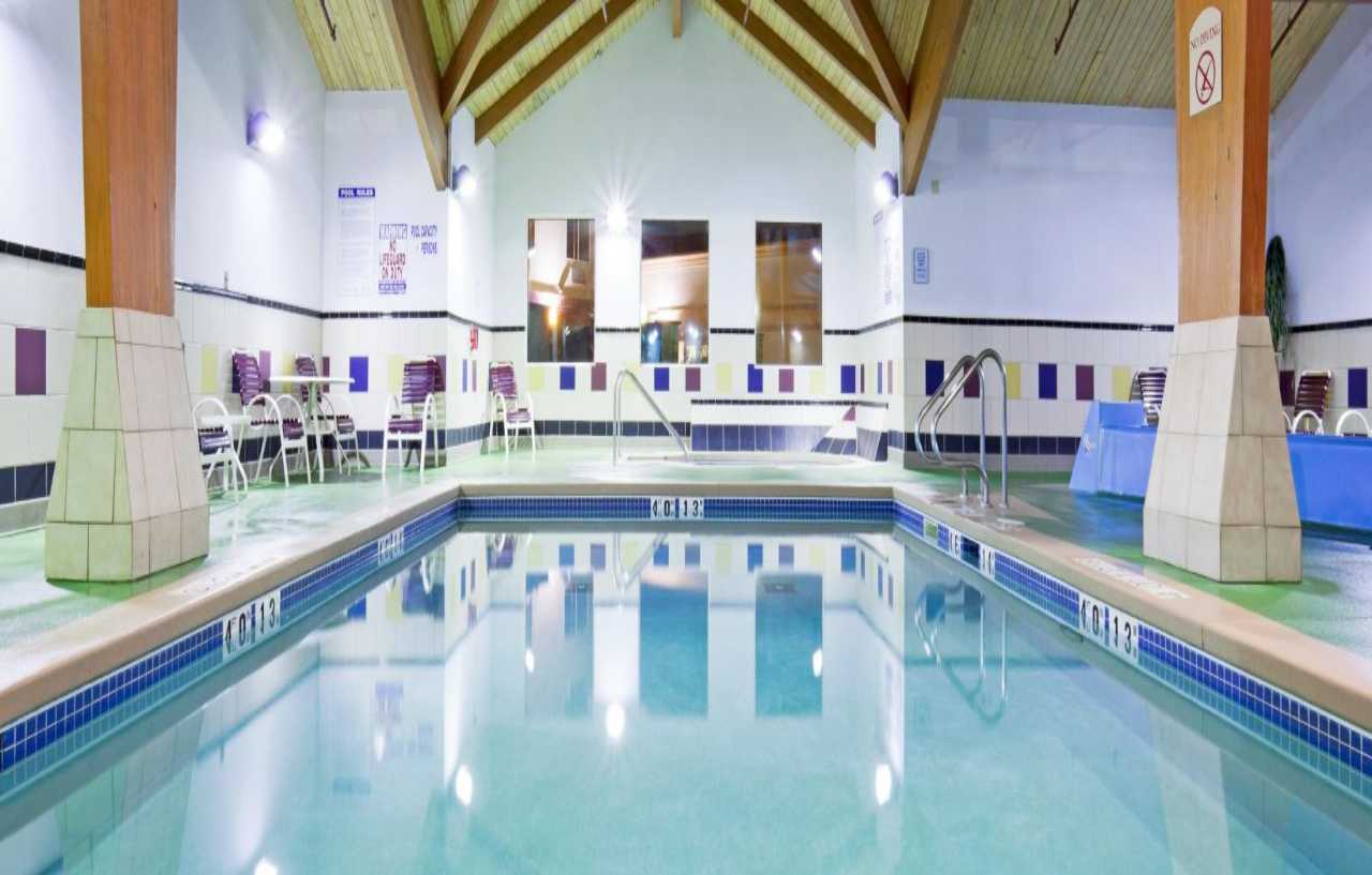 Holiday Inn Conference Center Marshfield, An Ihg Hotel Екстериор снимка